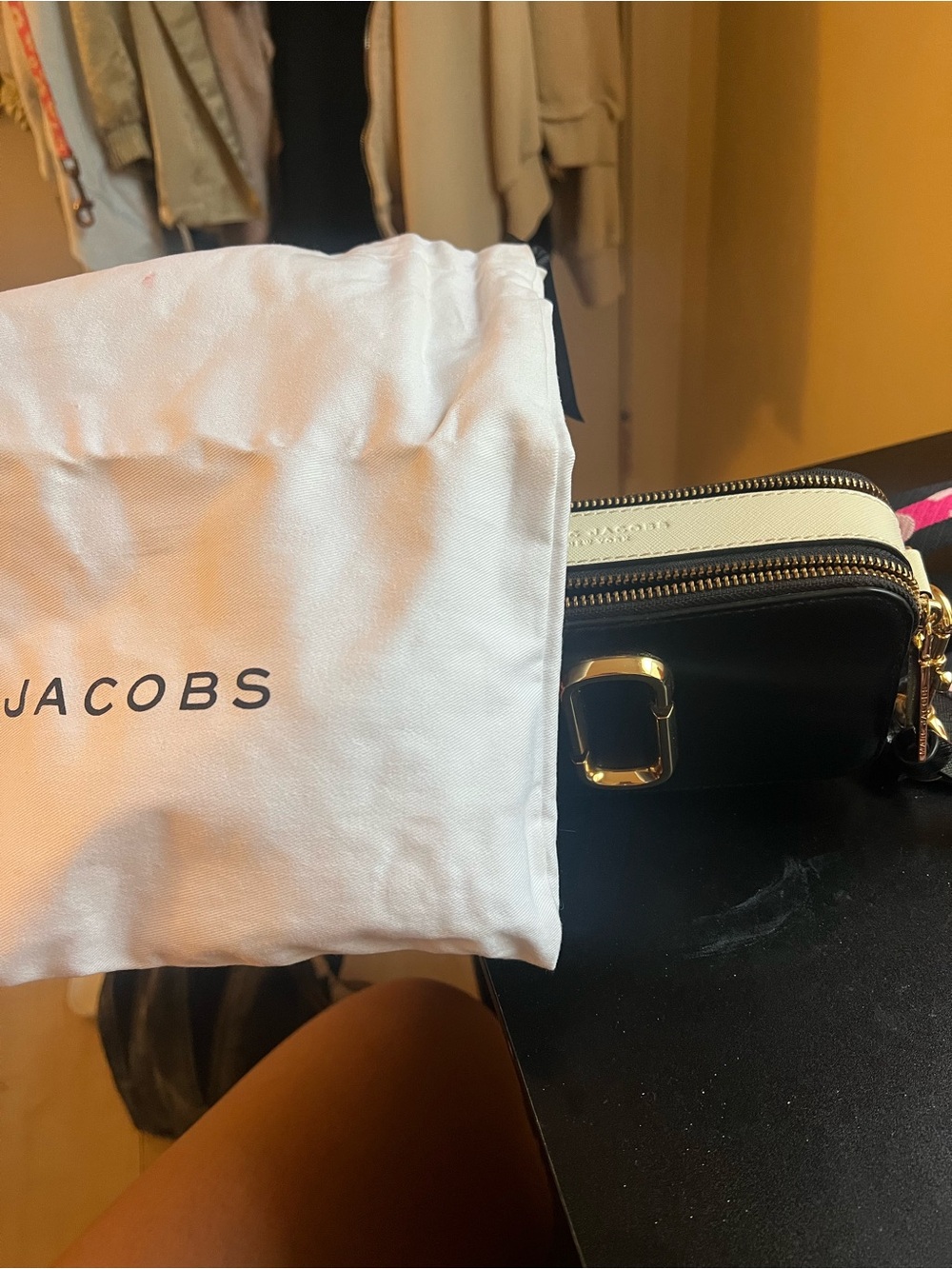 Marc Jacobs Black Crossbody Camera Bag with Pink Logo Strap - Picture 4 of 7